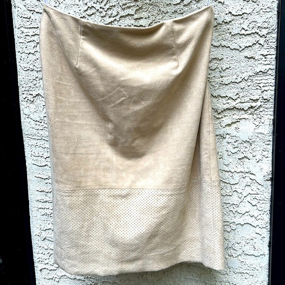 Calvin Klein Stretch Suede - Picture 1 of 4